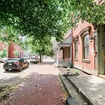 Studio Suite - No Steps - Walkable & Free Parking