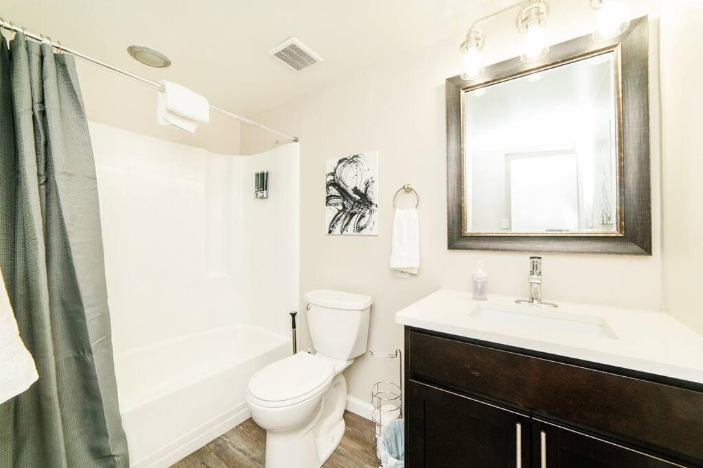 - No Steps - Walkable & Free Parking Apartamento *
